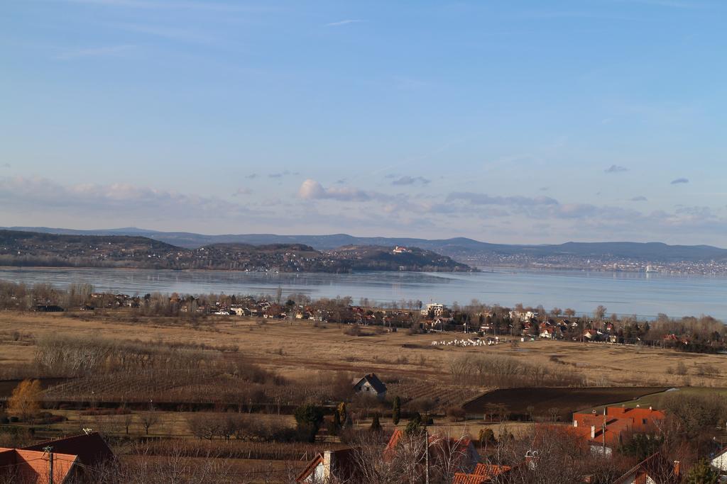 Evelin Nyaralóház Siófok Exterior foto