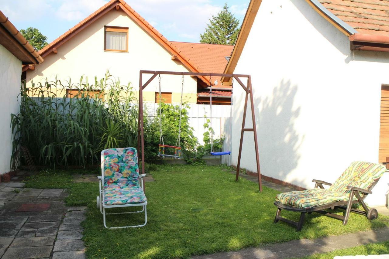 Evelin Nyaralóház Siófok Exterior foto